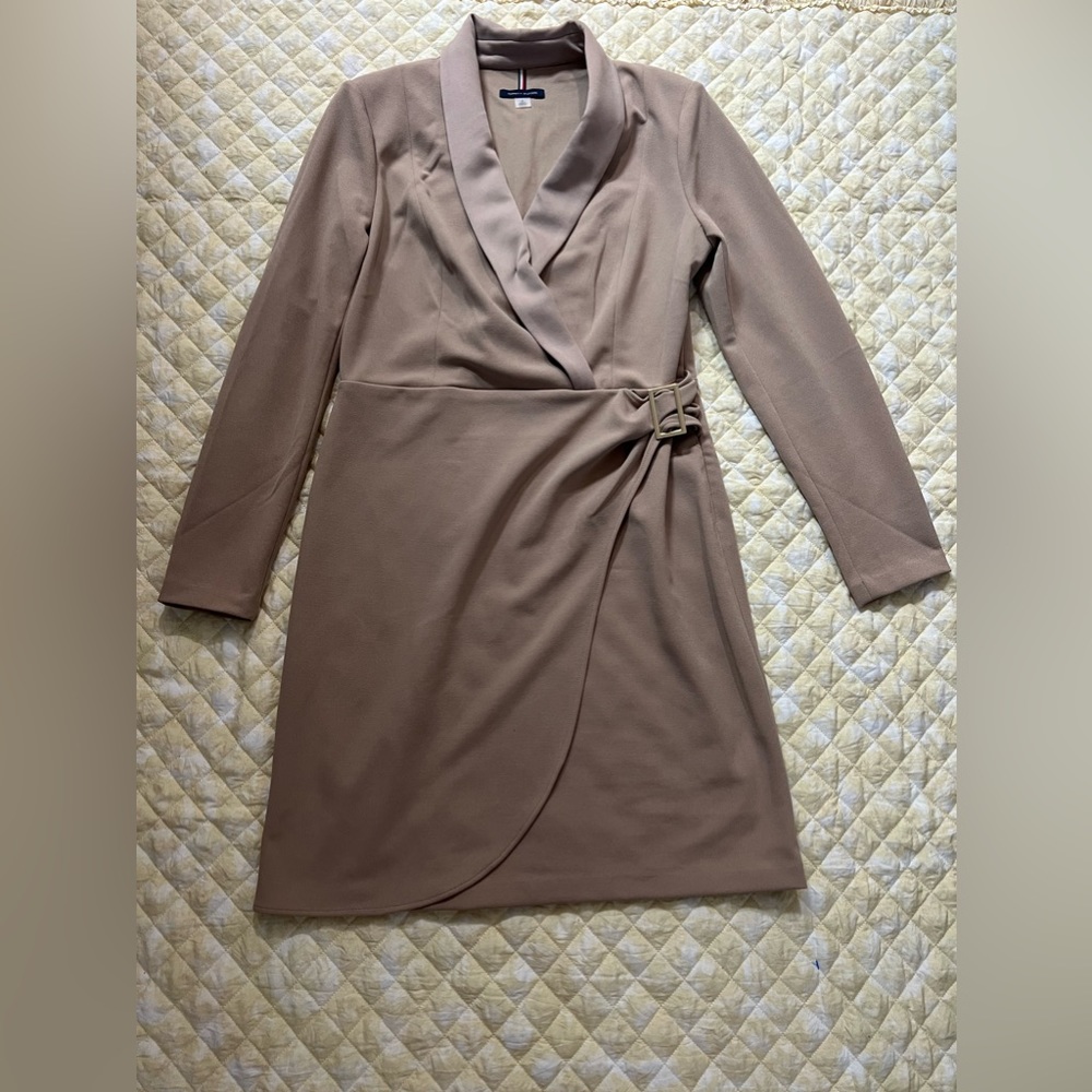 Tommy Hilfiger Sheath Dress Women Size 8 Tan Knit Round Neck Side
